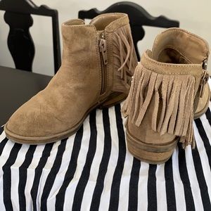 Gianni Bini suede fringe boots/booties  8T